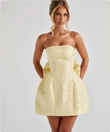 Elegant Strapless Mini Dress with Oversized Bow: Chic Summer Party & Evening Gown NommL
